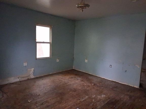 5th image of 1354 Hurd Ave