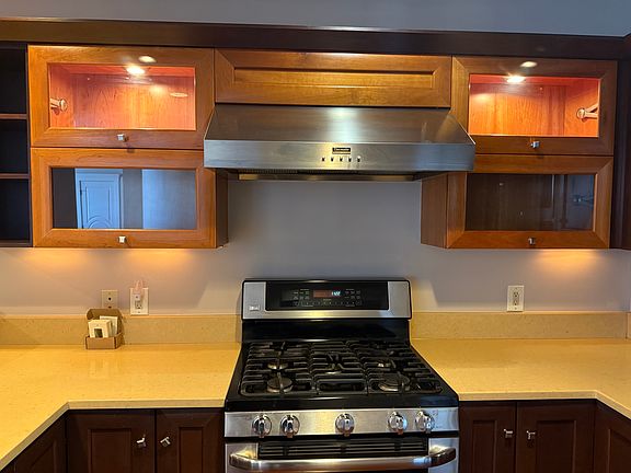 Five burner,Confection bake gas range.