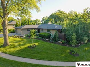 1509 Skyline Dr, Lincoln, NE 68506