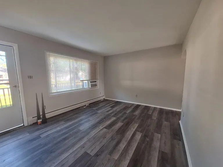 26153 Nagel St — Photo 2