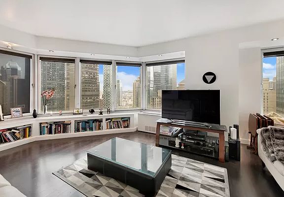 2nd image of 150 W 56th St #318AB
