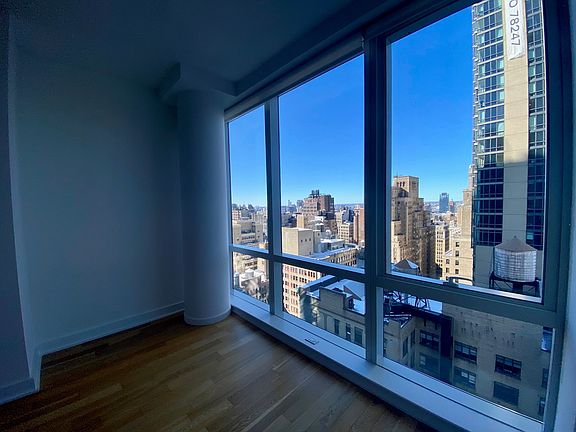 4th image of 885 6th Ave APT 28A
