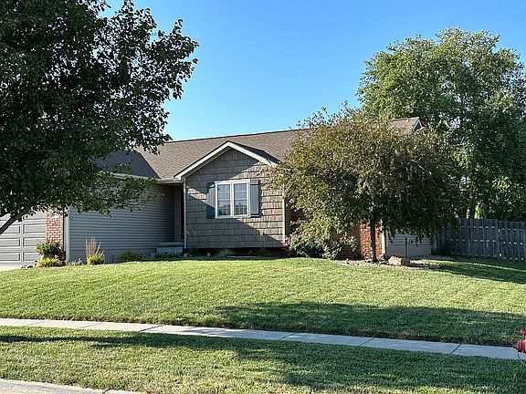 3rd image of 8640 Misty Blue Cir