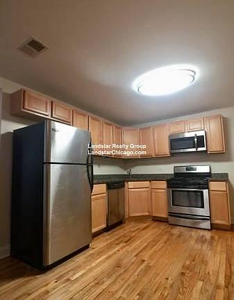 2nd image of 1057 W Thorndale Ave #G