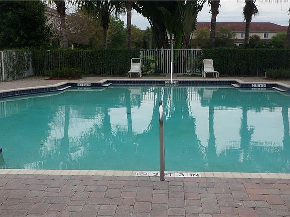4th image of 2840 SW 82nd Ave #2840