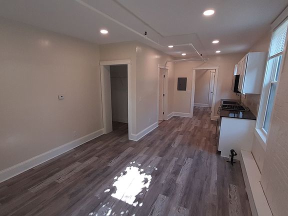 4th image of 514 S Aurora St #D