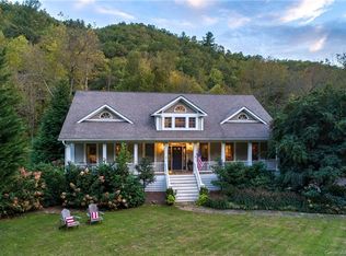 62 Dicks Creek Rd, Whittier, NC 28789