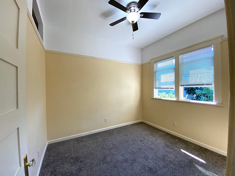 832 Georgia St #B — Photo 13