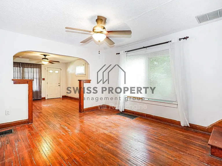 1339 E Kossuth St — Photo 6