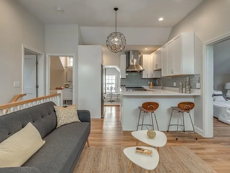 18 Sacramento Pl #2 — Photo 2