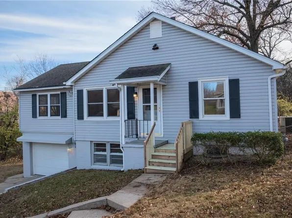 9 NW Englewood Ct, Kansas City, MO 64118