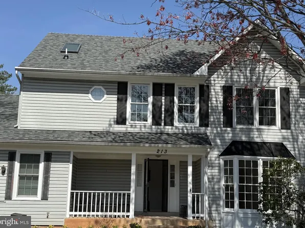 213 Primavera Cir, Sterling, VA 20165