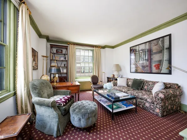 580 Park Avenue image 3 of 15