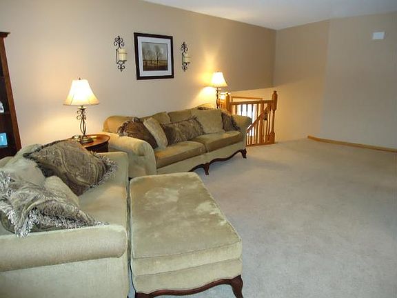 2nd image of 341 Oakwood Dr