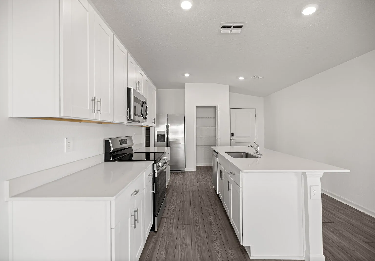 3 bed, 2.0 bath, $1,795 — Photo 3