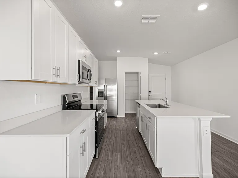 3155 NE 38th St — Photo 3