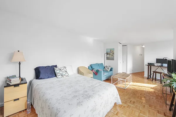 Rented by Tabak Real Estate | media 4