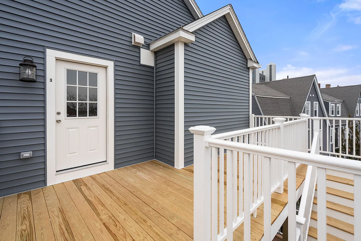 Building Photo - 166 Granite St #3