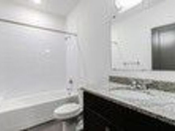 4th image of 1400 North Blvd #201