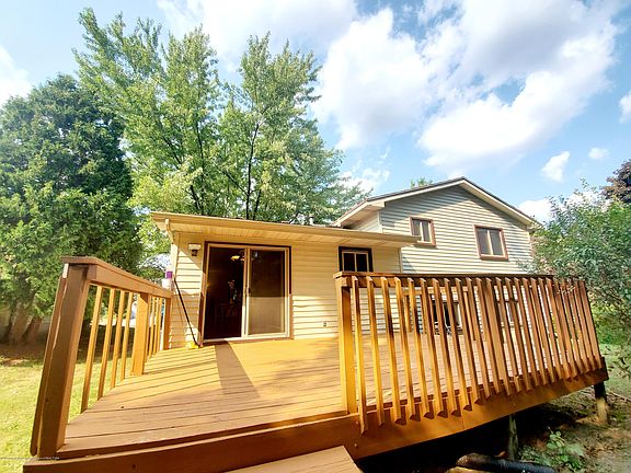 3rd image of 2413 Graystone Dr
