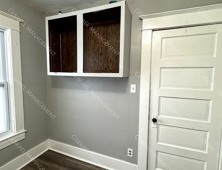 1635 Holmes St — Photo 13