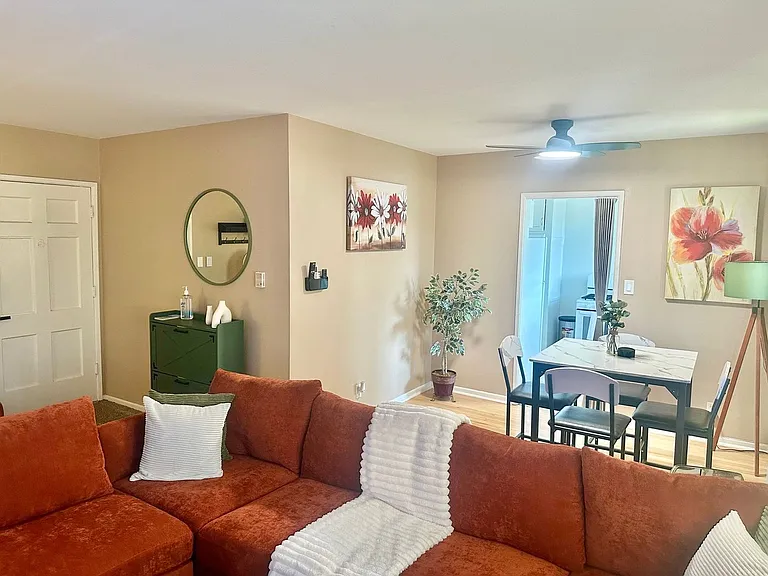 4142 S Buckingham Rd #D — Photo 2
