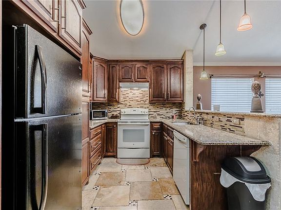 2nd image of 2637 Harvest Ln