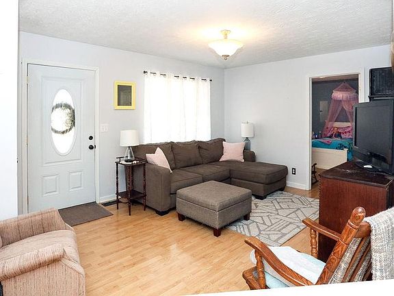 3rd image of 226 Strother St