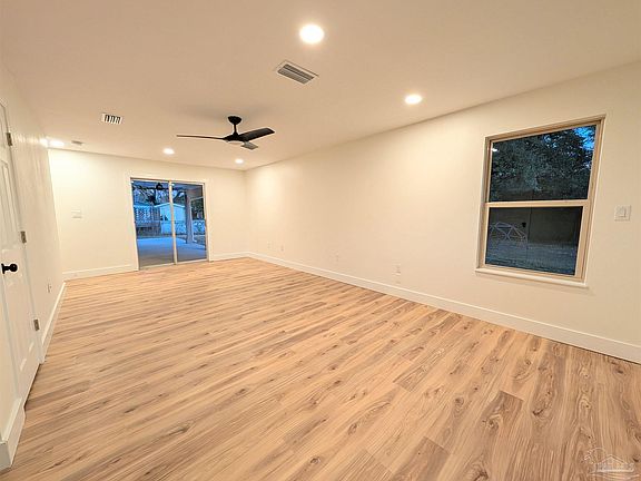 5th image of 6 Stafford Cir
