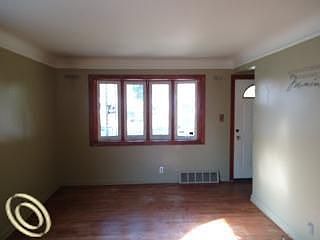 4th image of 2126 Thomas St