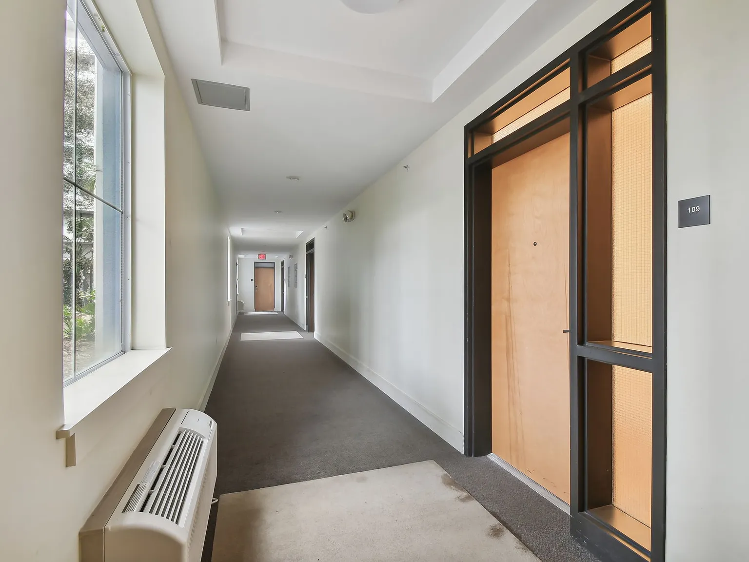 1 bed, 864 sqft, $2,300 — Photo 3