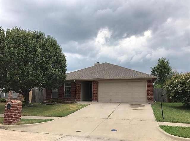 1st image of 720 W Colony Dr