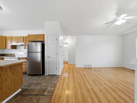 3rd image of 5808 Hudson Dr