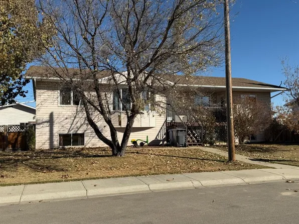 426 E 9th St, Beiseker, AB T0M 0G0
