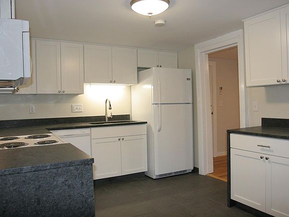 5th image of 122 Parce Ave #1