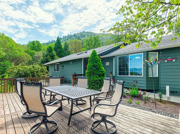 4275 Cloverlawn Dr, Grants Pass, OR 97527