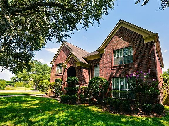 2nd image of 426 Fern Meadow Dr