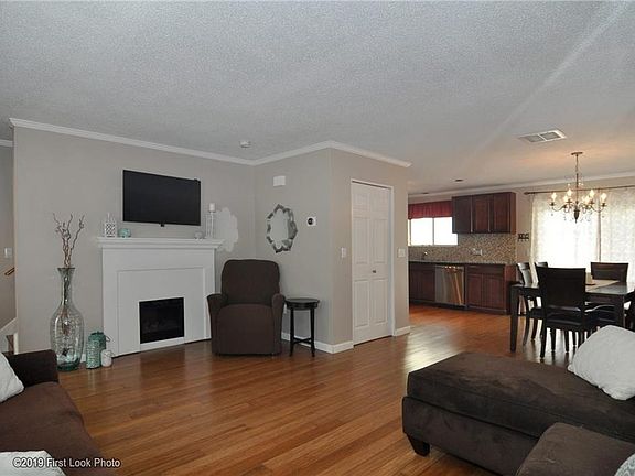 5th image of 864 Stratford Ln #864
