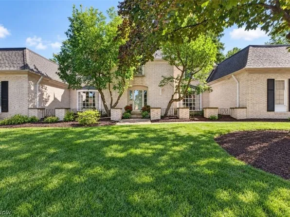 1265 Grenada Dr NE, Canton, OH 44714