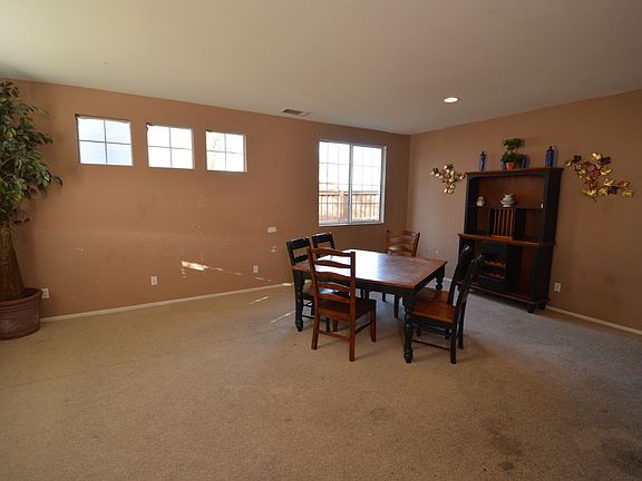 3rd image of 28998 Bayberry Dr