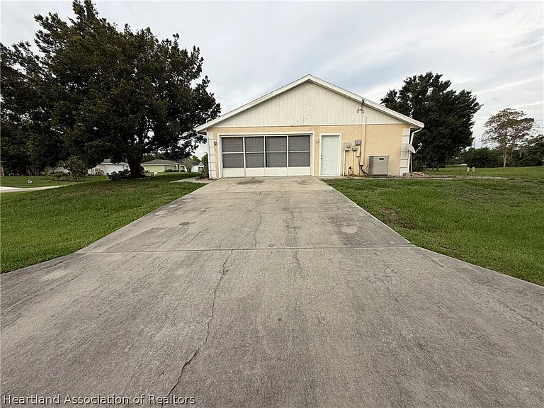 123 Friendly Cir — Photo 3