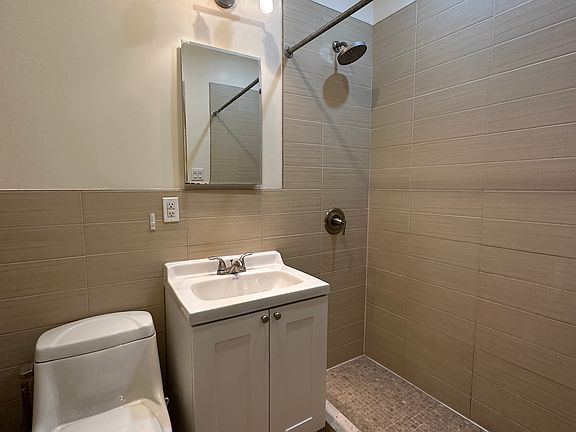 5th image of 69 1st Ave APT C