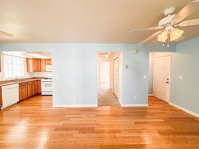 481 N Orem Blvd — Photo 8