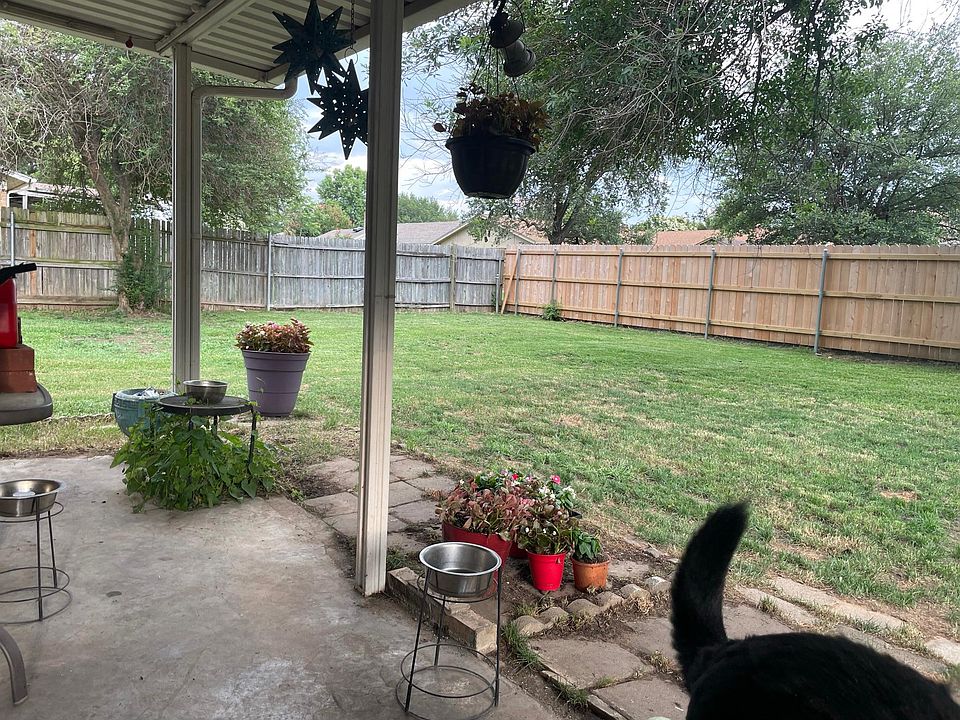 2nd image of 7468 Meadow Ct