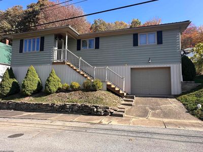 16 Oak St, Hundred, WV, 26575