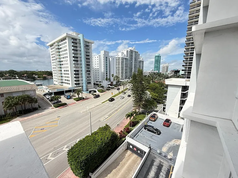 5825 Collins Ave #7B — Photo 4