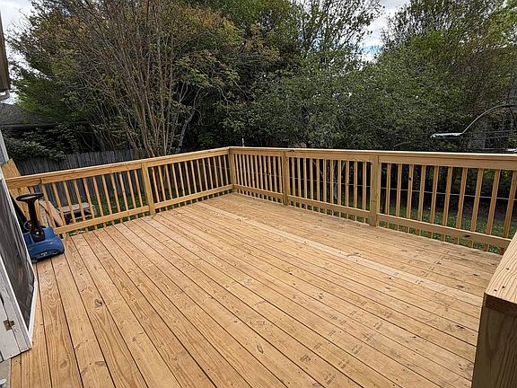 2nd image of 117 Park Place Cir