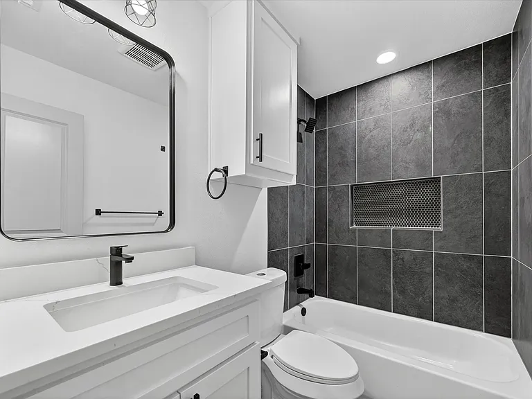 2107 Church St #A — Photo 14