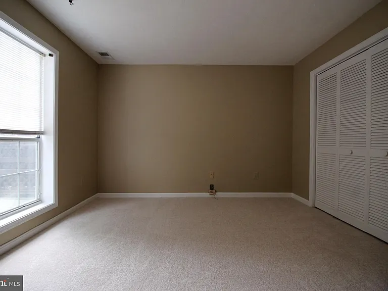 10118 Oakton Terrace Rd #10118 — Photo 18