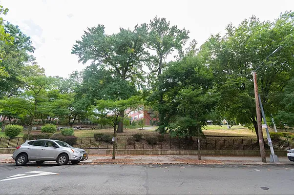 Rented by RealTegrity NY LLC | media 56